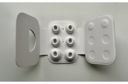 AirPods Pro 2 (Lightning) + ajándék Nudient tok (zöld)