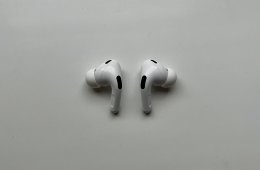 AirPods Pro 2 (Lightning) + ajándék Nudient tok (zöld)
