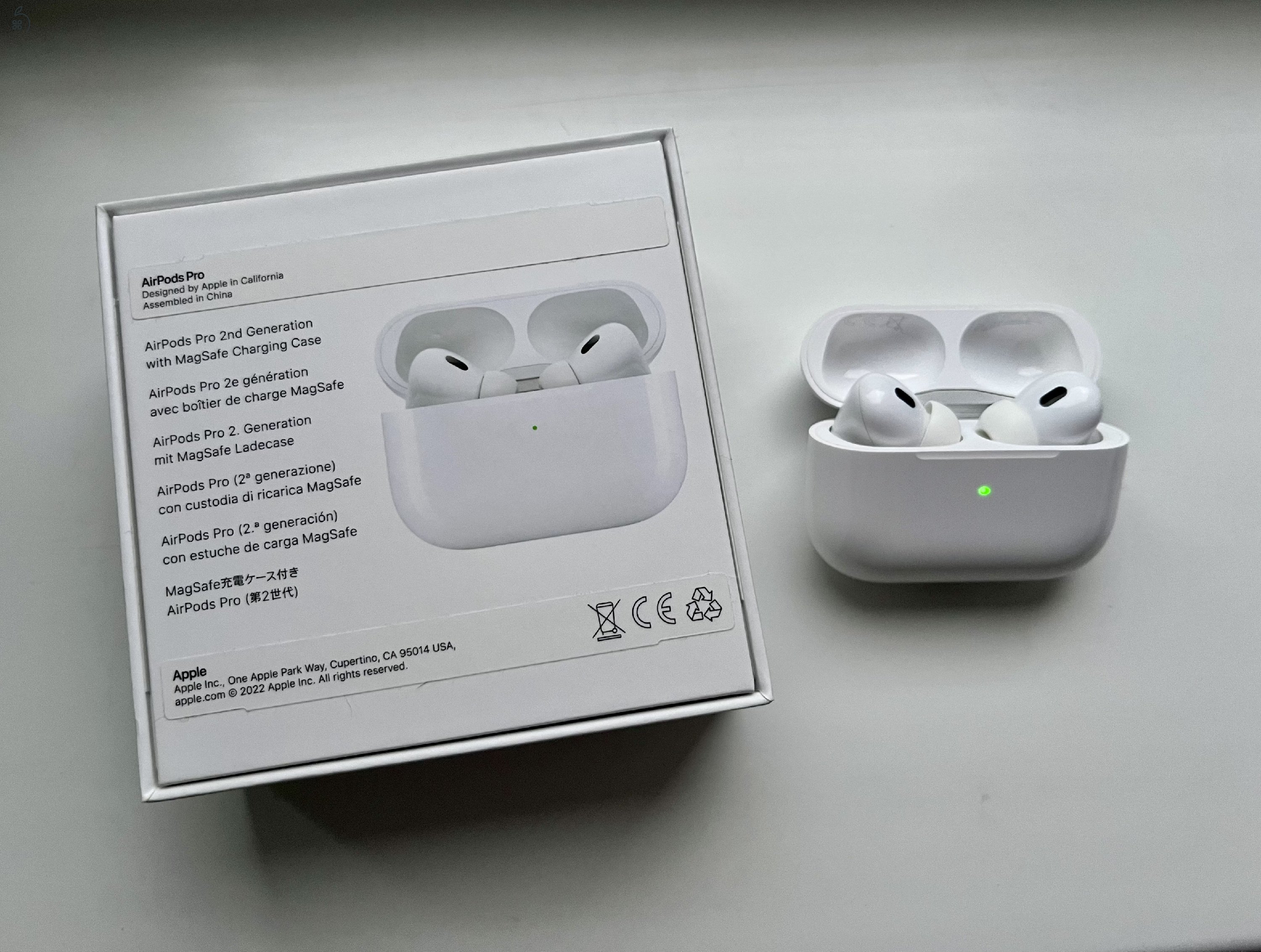AirPods Pro 2 (Lightning) + ajándék Nudient tok (zöld)