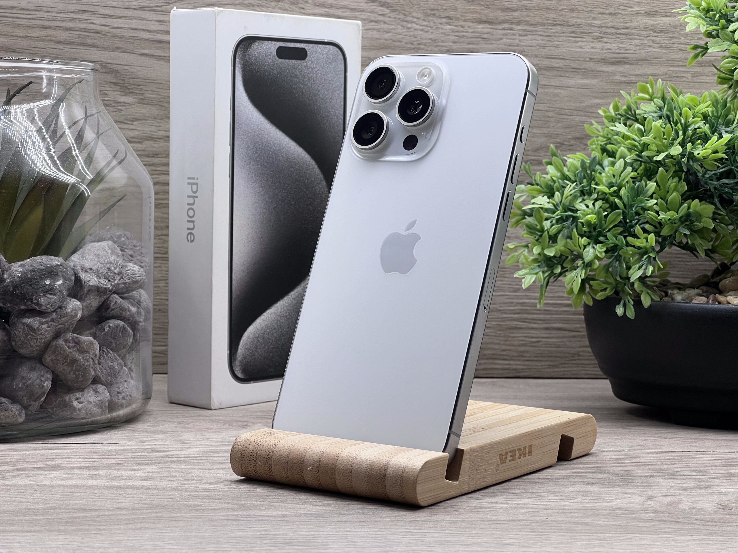 Hibátlan iPhone 15 Pro Max White Titanium 256GB 2 ÉV Garanciával Számlával 92% Akksi