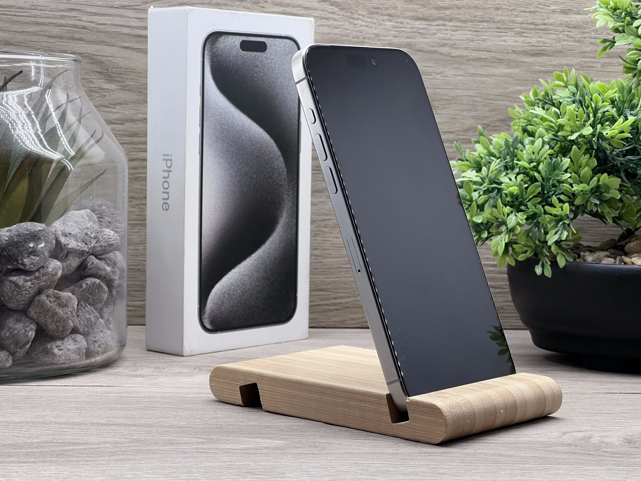 Hibátlan iPhone 15 Pro Max White Titanium 256GB 2 ÉV Garanciával Számlával 92% Akksi