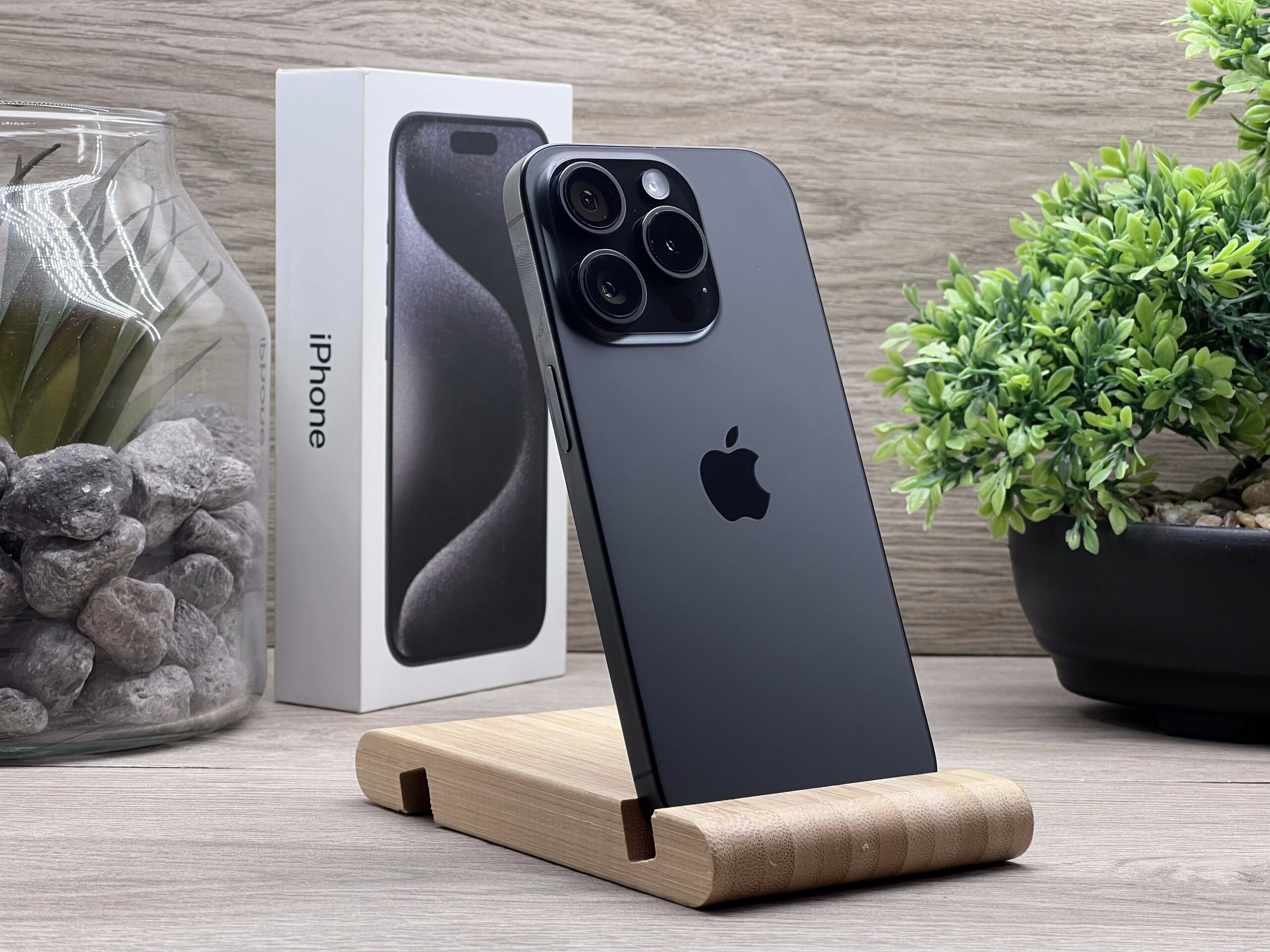 Hibátlan iPhone 15 Pro Black Titanium 128GB 2 ÉV Garanciával Számlával 92% Akksi