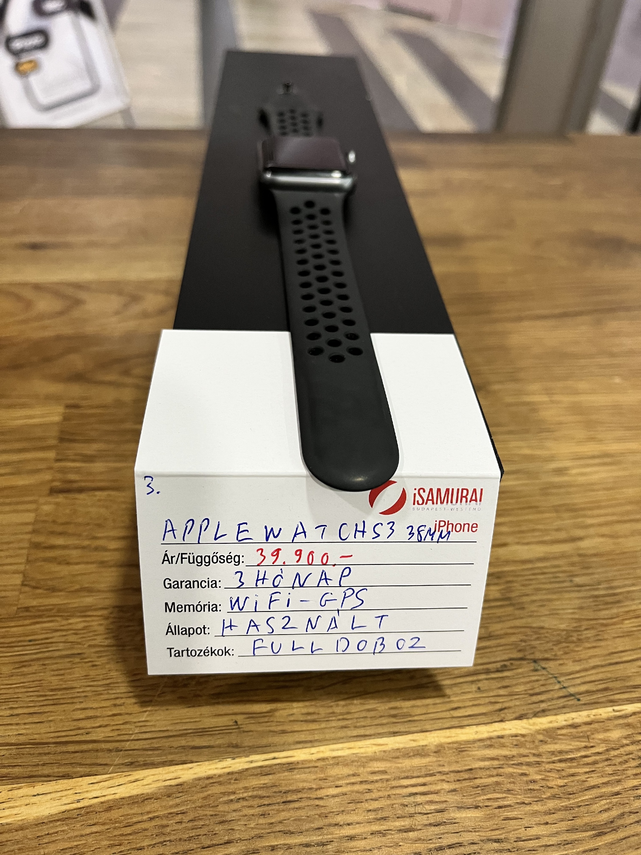 3. Apple Watch Series 3 - 38 mm - Fekete- GPS