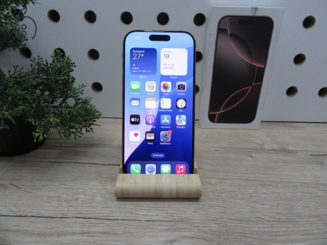 - Desert Titanium  - 128 Gb  - SN: G6LG6WM56X  - 100%-os akku  - 2026. 07. 08.-ig garanciás