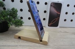 - Desert Titanium  - 128 Gb  - SN: G6LG6WM56X  - 100%-os akku  - 2026. 07. 08.-ig garanciás