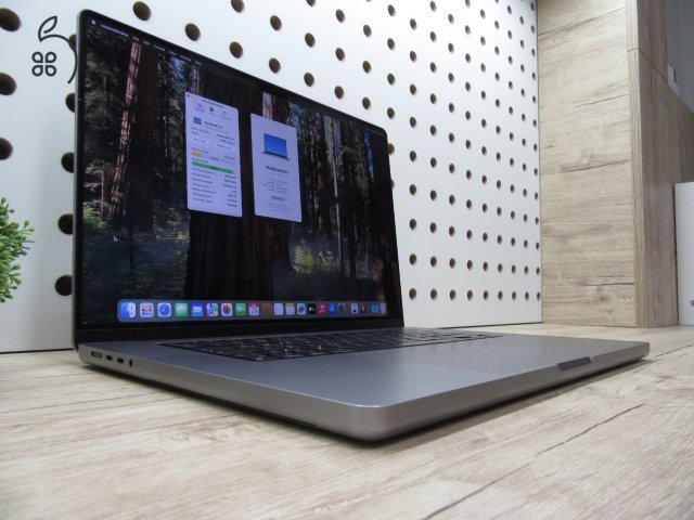 Apple MacBook Pro 16” (2021, M1 Pro) – XDR + 120 Hz nagyvászon, 10-magos Pro teljesítmény – 32/512 – Használt, újszerű – 94% akku (135 ciklus) – Garancia 3 hónap