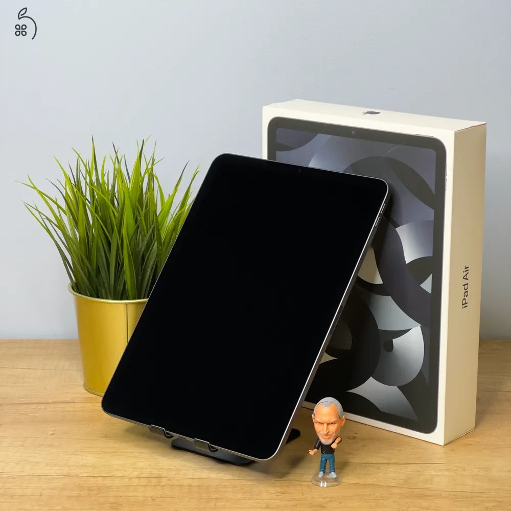 MacSzerez.com - iPad Air M1 / 5. Generáció / WIFI / 64GB / Asztroszürke / Garancia!