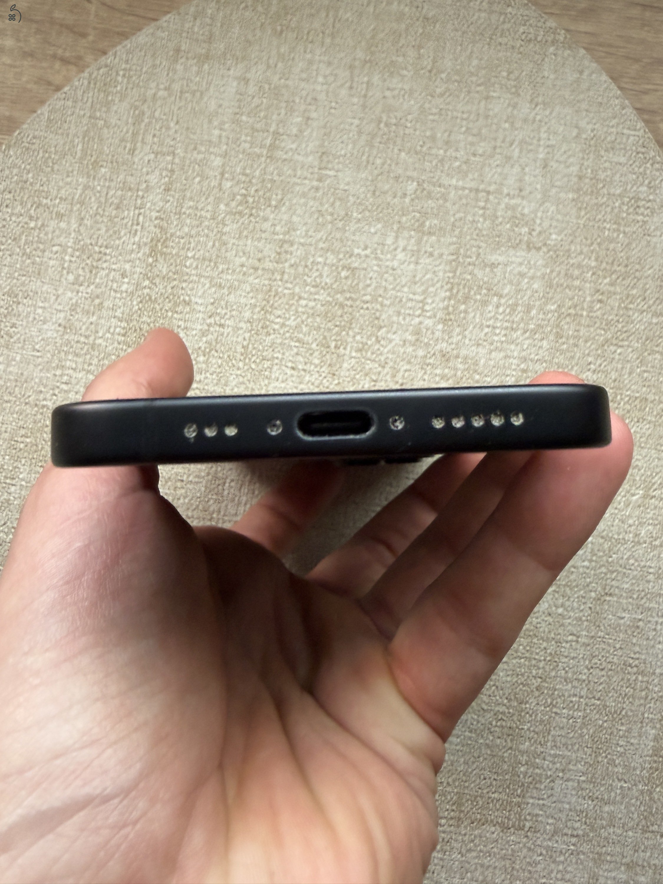 Eladó iPhone 15 – 128 GB – fekete