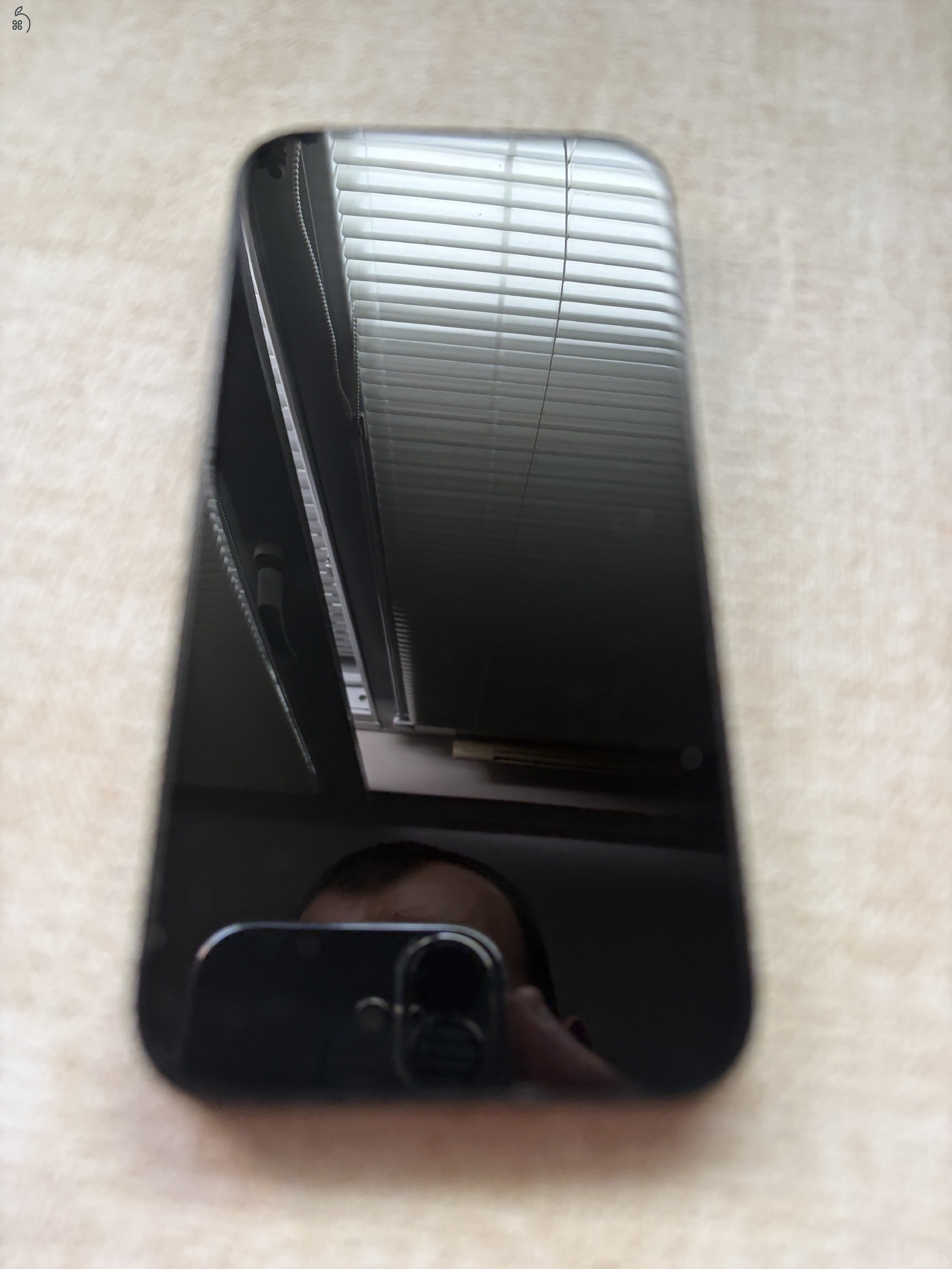 Eladó iPhone 15 – 128 GB – fekete