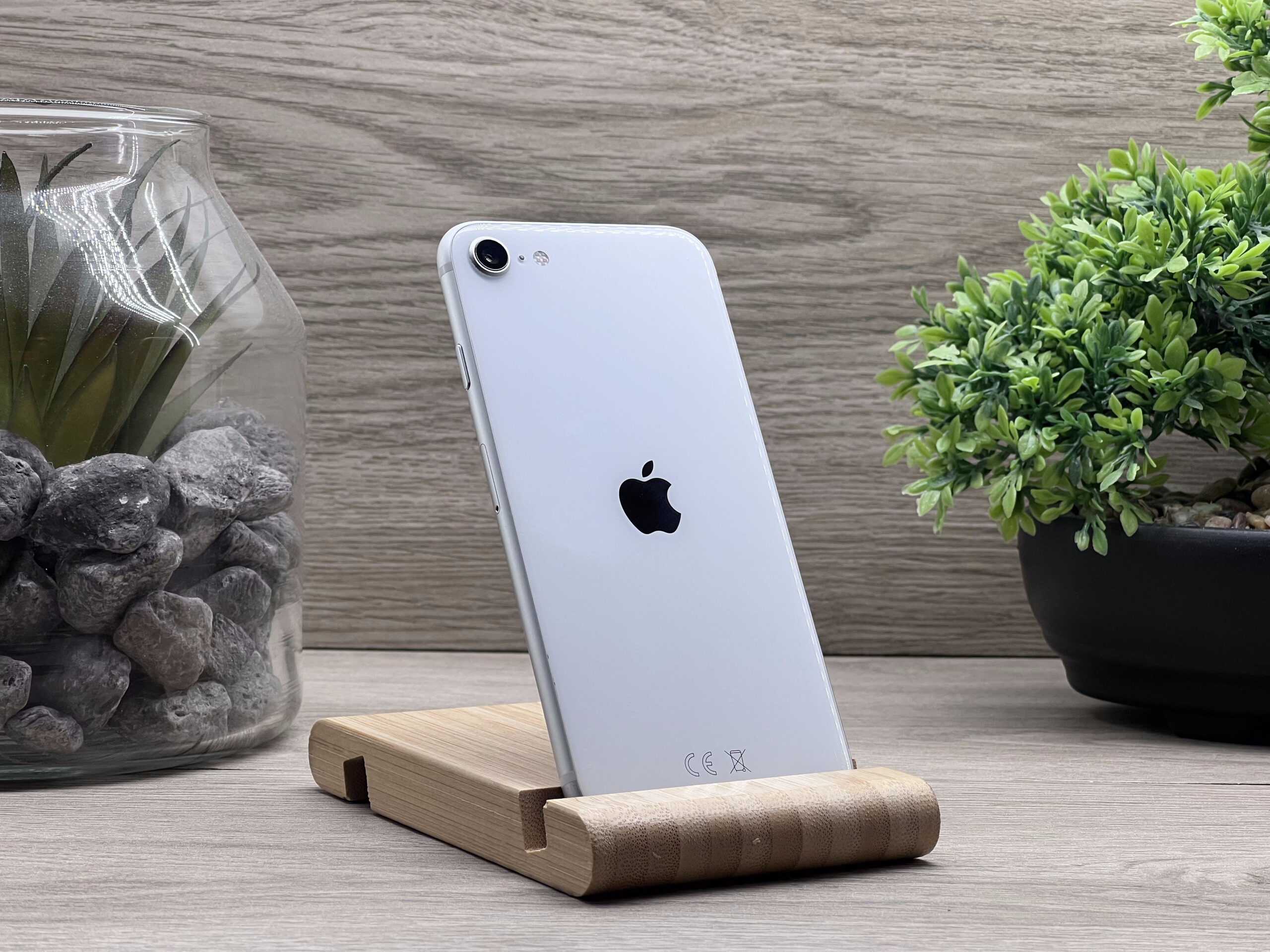 iPhone SE 2020 White 128GB 2 ÉV Garanciával Számlával 100% Akksi