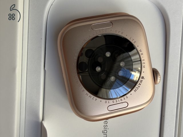 Apple Watch Series 10 GPS + Cellular 42 mm-es, ROSE alumíniumtokos, szilvaszürke sportpántos ,uj, aktiválatlan,garanciás!