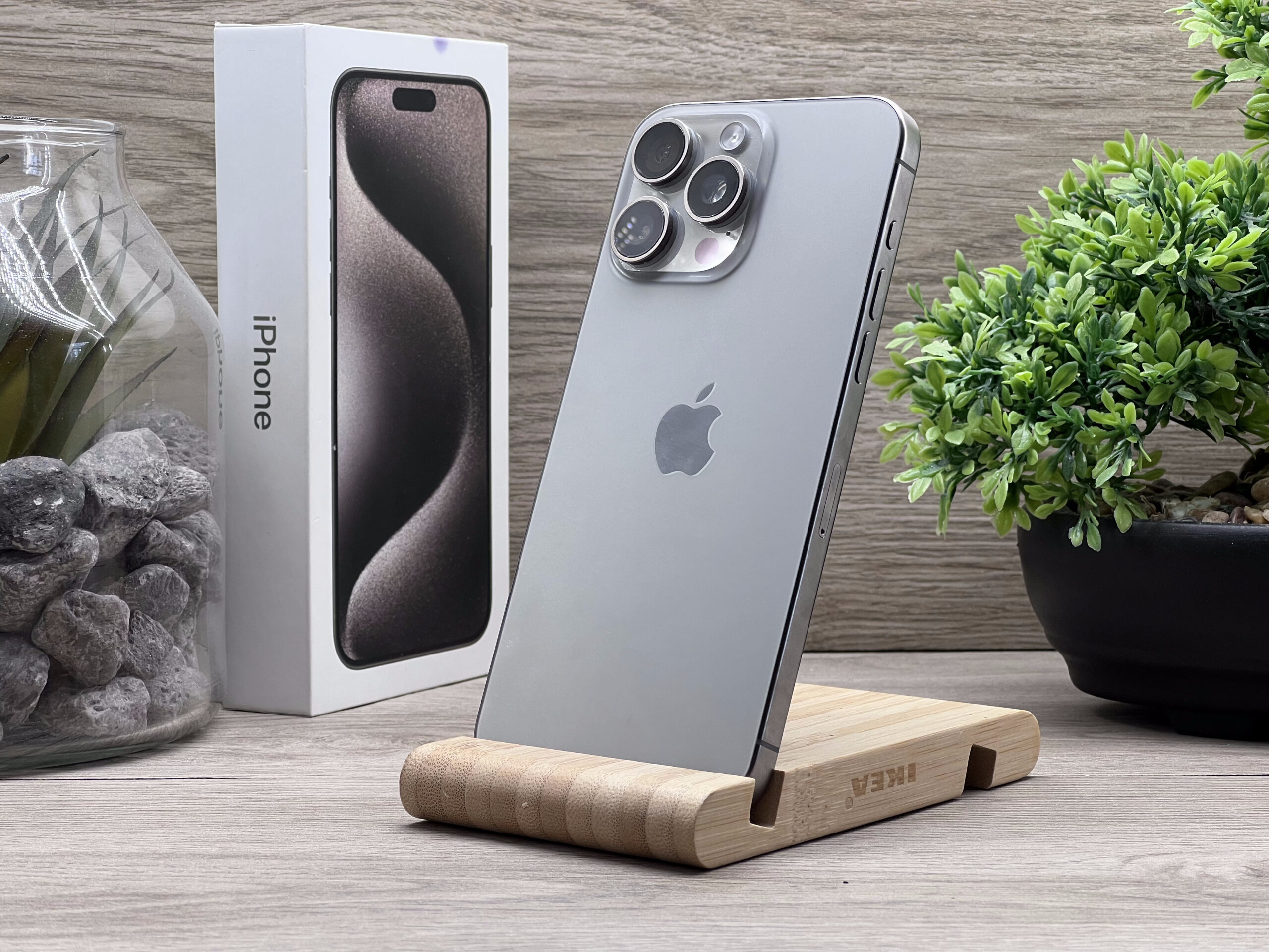 Hibátlan iPhone 15 Pro Max Natural Titanium 256GB 2 ÉV Garanciával Számlával 92% Akksi