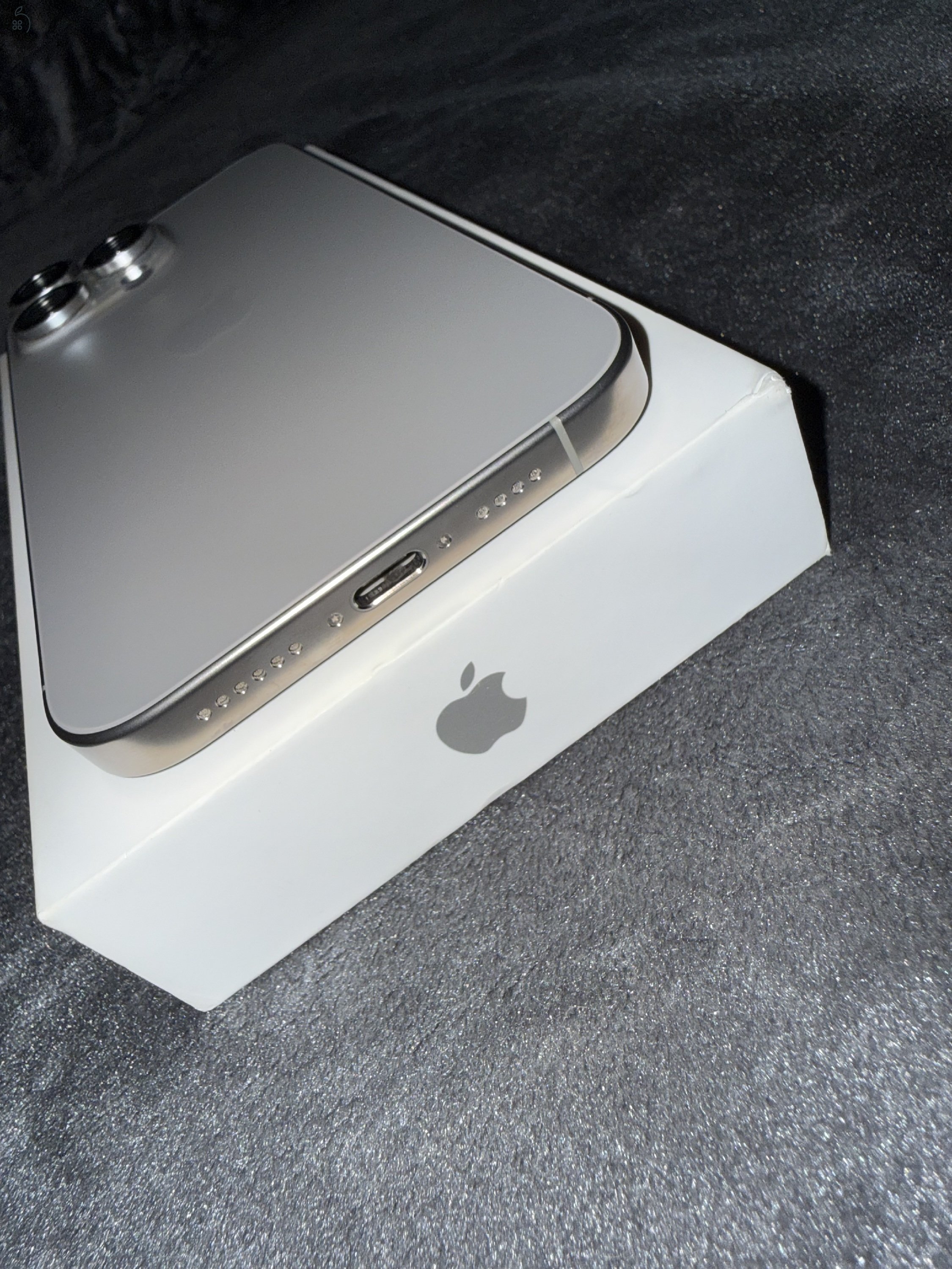 Apple 16 Pro Max