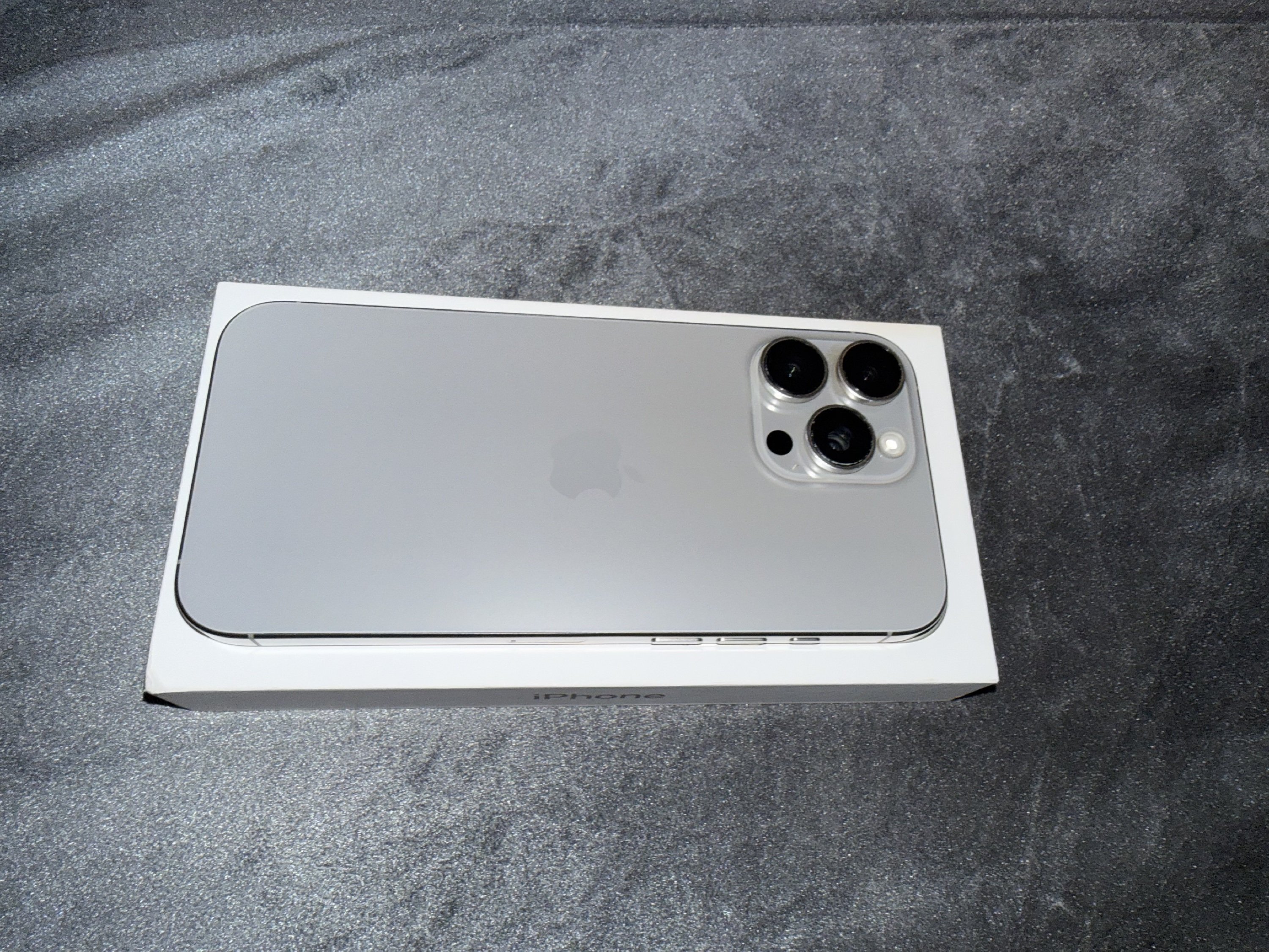 Apple 16 Pro Max