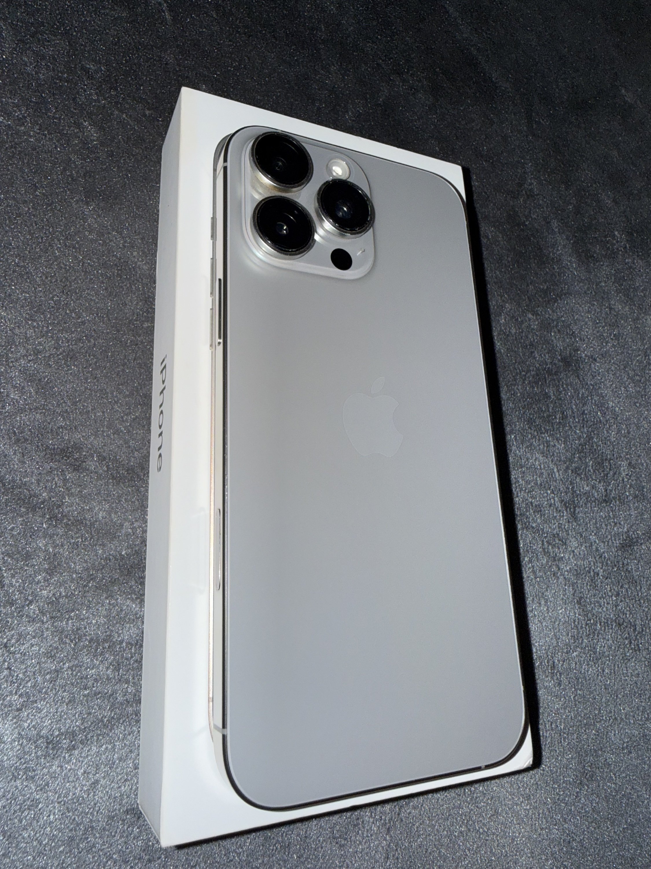 Apple 16 Pro Max