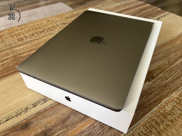 Macbook Pro M1 8GB/256GB 2020 93% Akku, 2022-es vásárlás