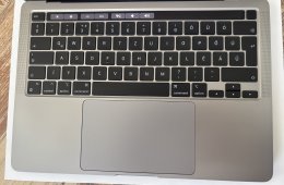 Macbook Pro M1 8GB/256GB 2020 93% Akku, 2022-es vásárlás