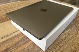 Macbook Pro M1 8GB/256GB 2020 93% Akku, 2022-es vásárlás