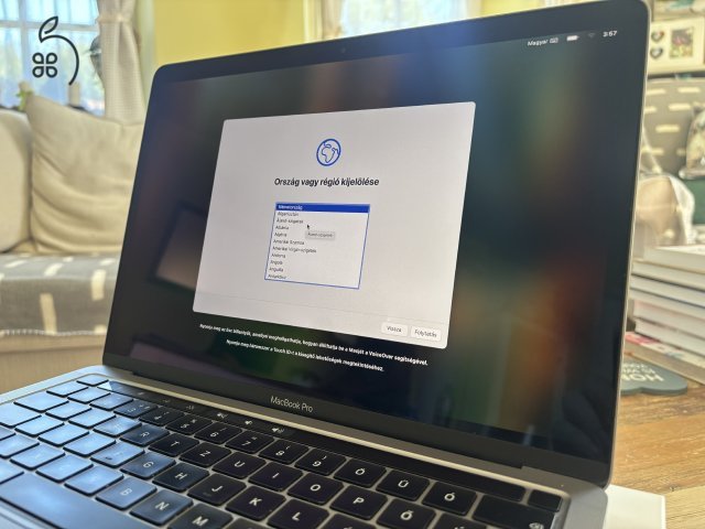 Macbook Pro M1 8GB/256GB 2020 93% Akku, 2022-es vásárlás