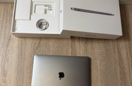 MacBook Air (M1, 2020)
