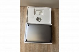 MacBook Air (M1, 2020)