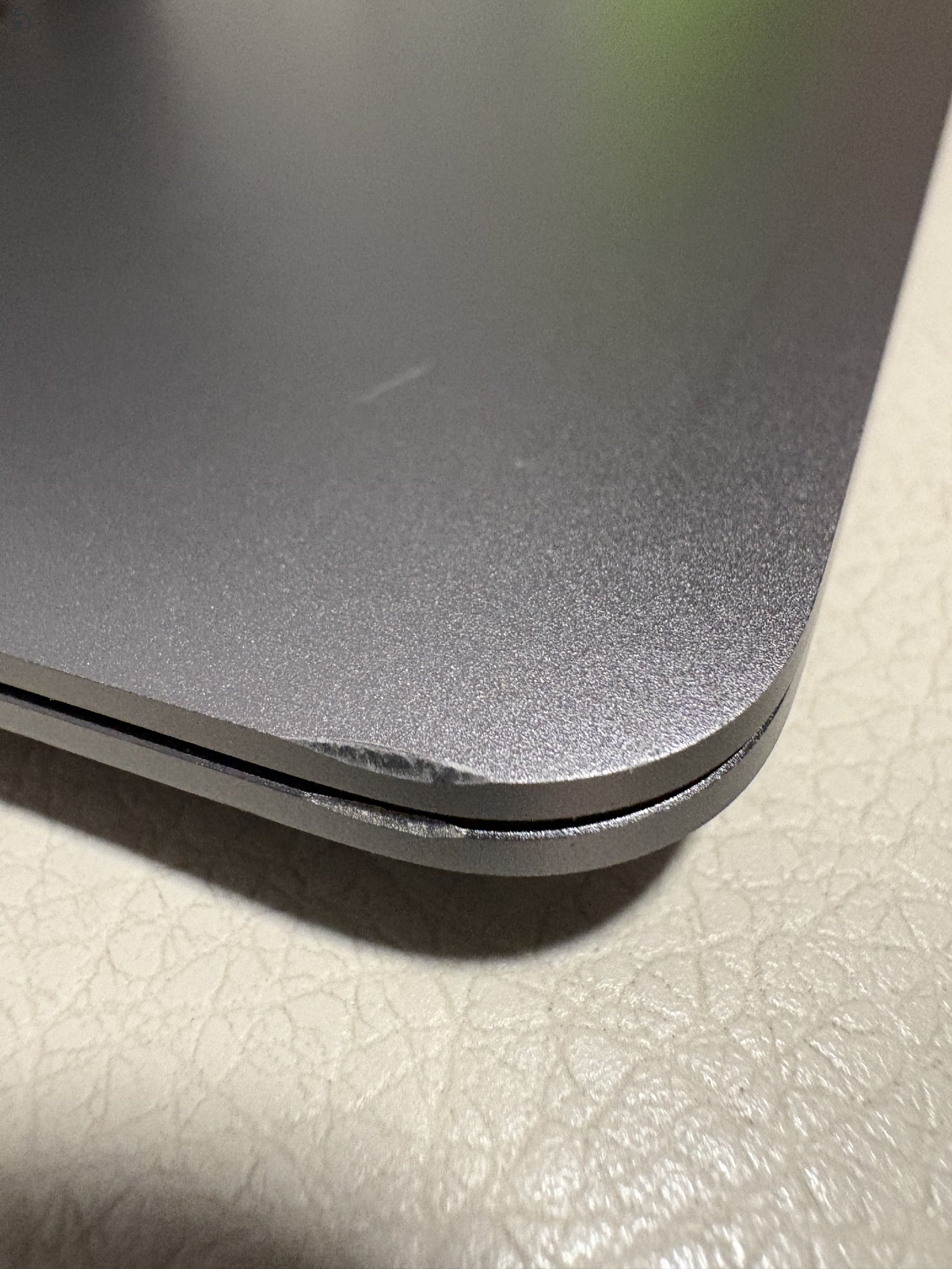 Eladó szép állapotban lévő Macbook Air M1 Antracit.