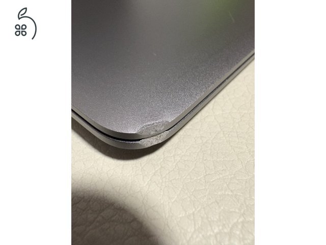 Eladó szép állapotban lévő Macbook Air M1 Antracit.
