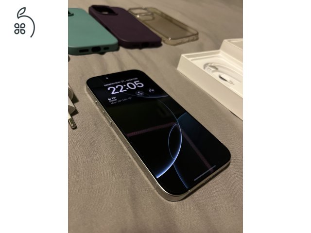 iPhone 16 Pro White Titanium