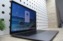 Apple MacBook Air 13” (2020, M1) – Csendes M1-teljesítmény, Retina kijelző, ~15 óra üzemidő – 16/256 – Használt, karcmentes – 98% akku (56 ciklus) – Garancia 3 hónap