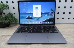 Apple MacBook Air 13” (2020, M1) – Csendes M1-teljesítmény, Retina kijelző, ~15 óra üzemidő – 16/256 – Használt, karcmentes – 98% akku (56 ciklus) – Garancia 3 hónap