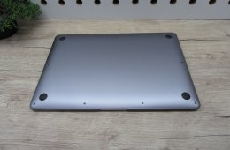 Apple MacBook Air 13” (2020, M1) – Csendes M1-teljesítmény, Retina kijelző, ~15 óra üzemidő – 8/256 – Használt, megkímélt – 92% akku (85 ciklus) – Garancia 3 hónap