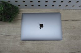 Apple MacBook Air 13” (2020, M1) – Csendes M1-teljesítmény, Retina kijelző, ~15 óra üzemidő – 8/256 – Használt, megkímélt – 92% akku (85 ciklus) – Garancia 3 hónap