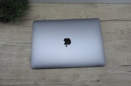 Apple MacBook Air 13” (2020, M1) – Csendes M1-teljesítmény, Retina kijelző, ~15 óra üzemidő – 8/256 – Használt, szép – 96% akku (38 ciklus) – Garancia 3 hónap