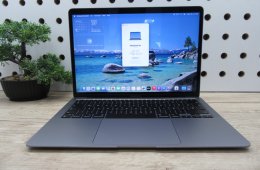 Apple MacBook Air 13” (2020, M1) – Csendes M1-teljesítmény, Retina kijelző, ~15 óra üzemidő – 8/256 – Használt, szép – 96% akku (38 ciklus) – Garancia 3 hónap