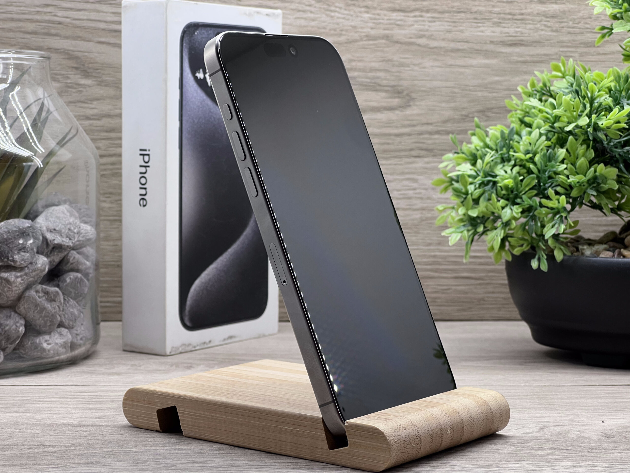 Hibátlan iPhone 15 Pro Max Natural Titanium 256GB 2 ÉV Garanciával Számlával 92% Akksi