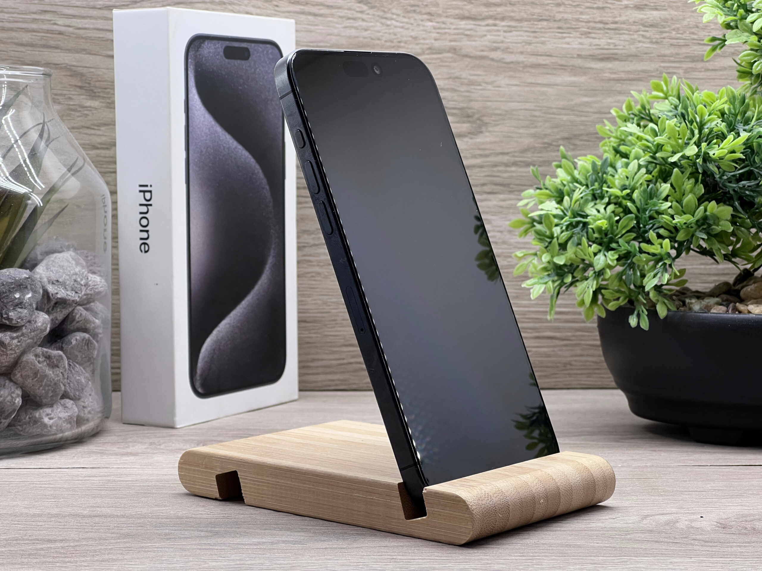 Hibátlan iPhone 15 Pro Max Natural Titanium 256GB 2 ÉV Garanciával Számlával 92% Akksi