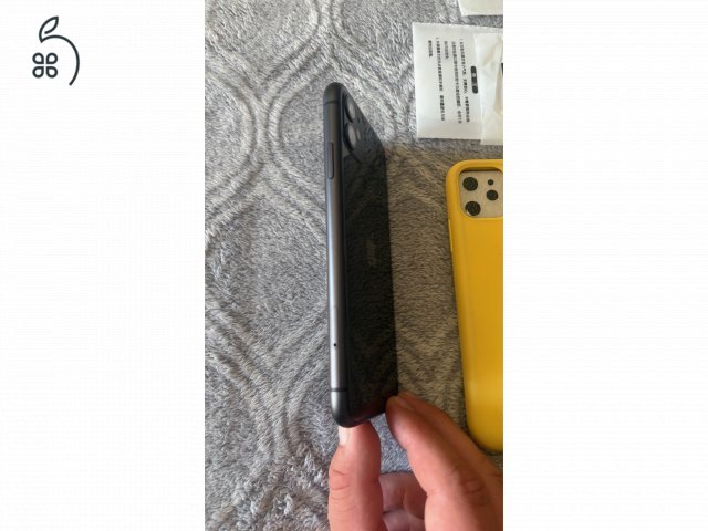 Iphone 11, 64Gb, fekete, független, sérülés mentes