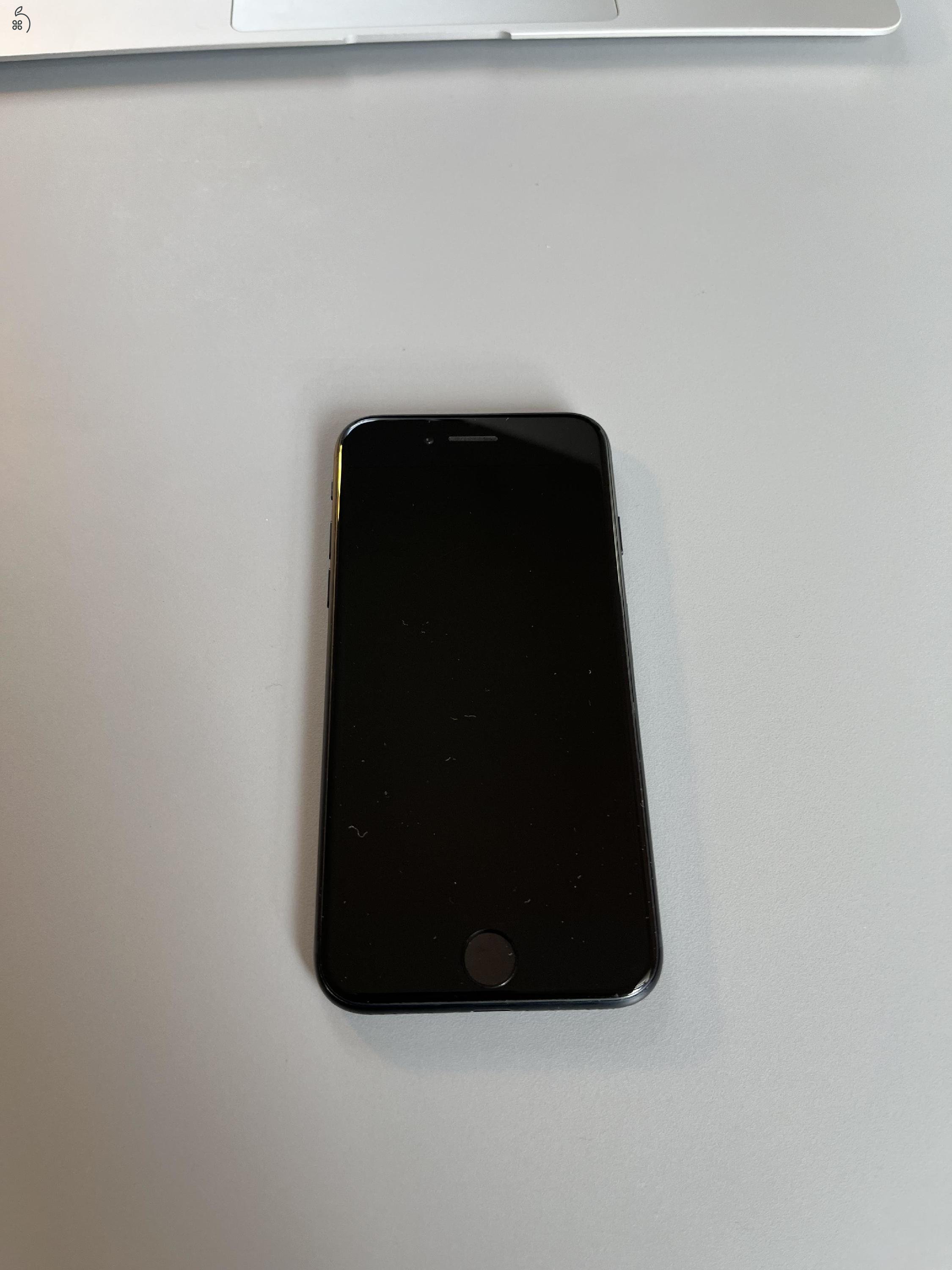 IPHONE SE 3 (2022) Újszerű, 100%-os akkumlátor