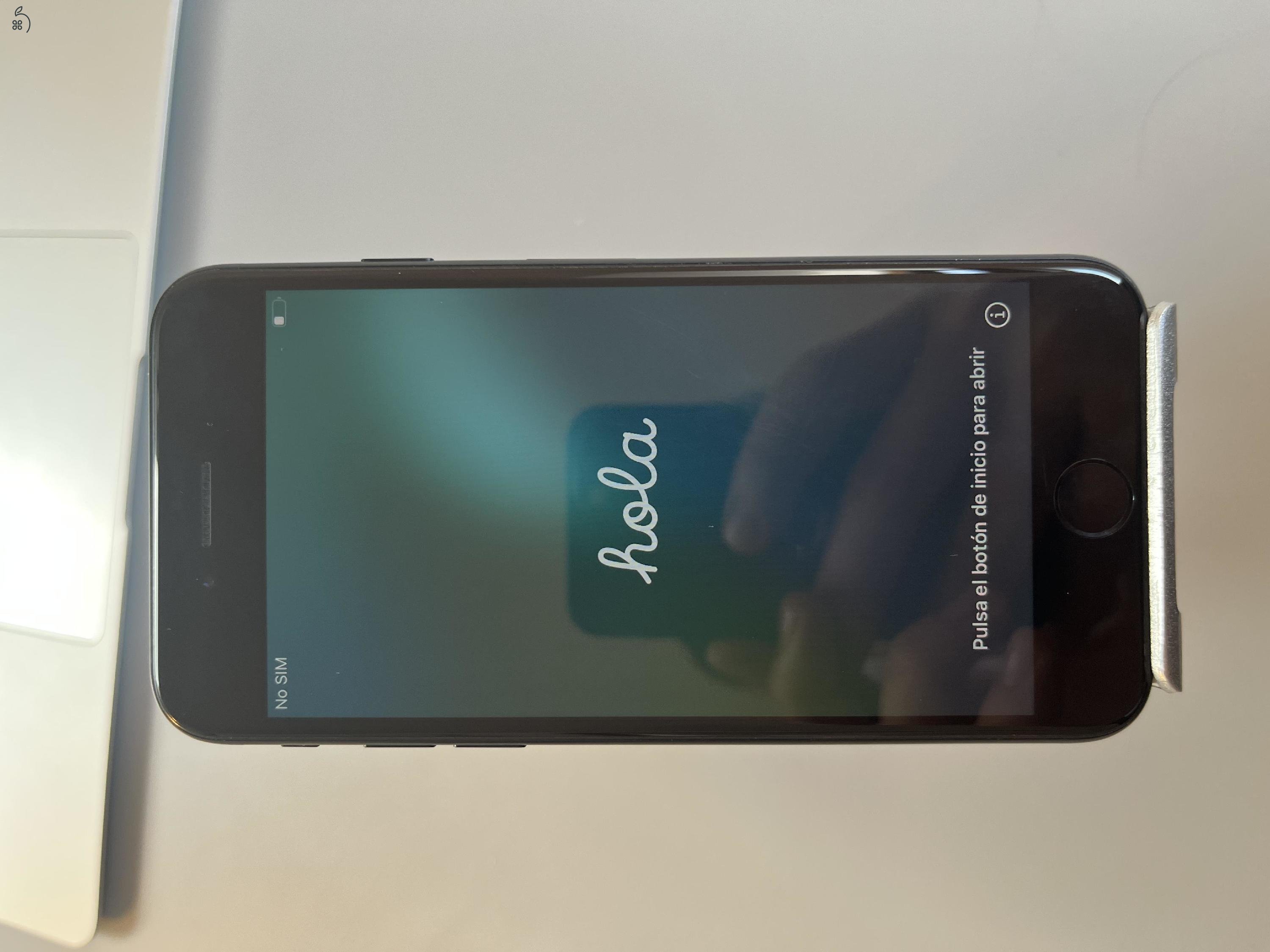 IPHONE SE 3 (2022) Újszerű, 100%-os akkumlátor