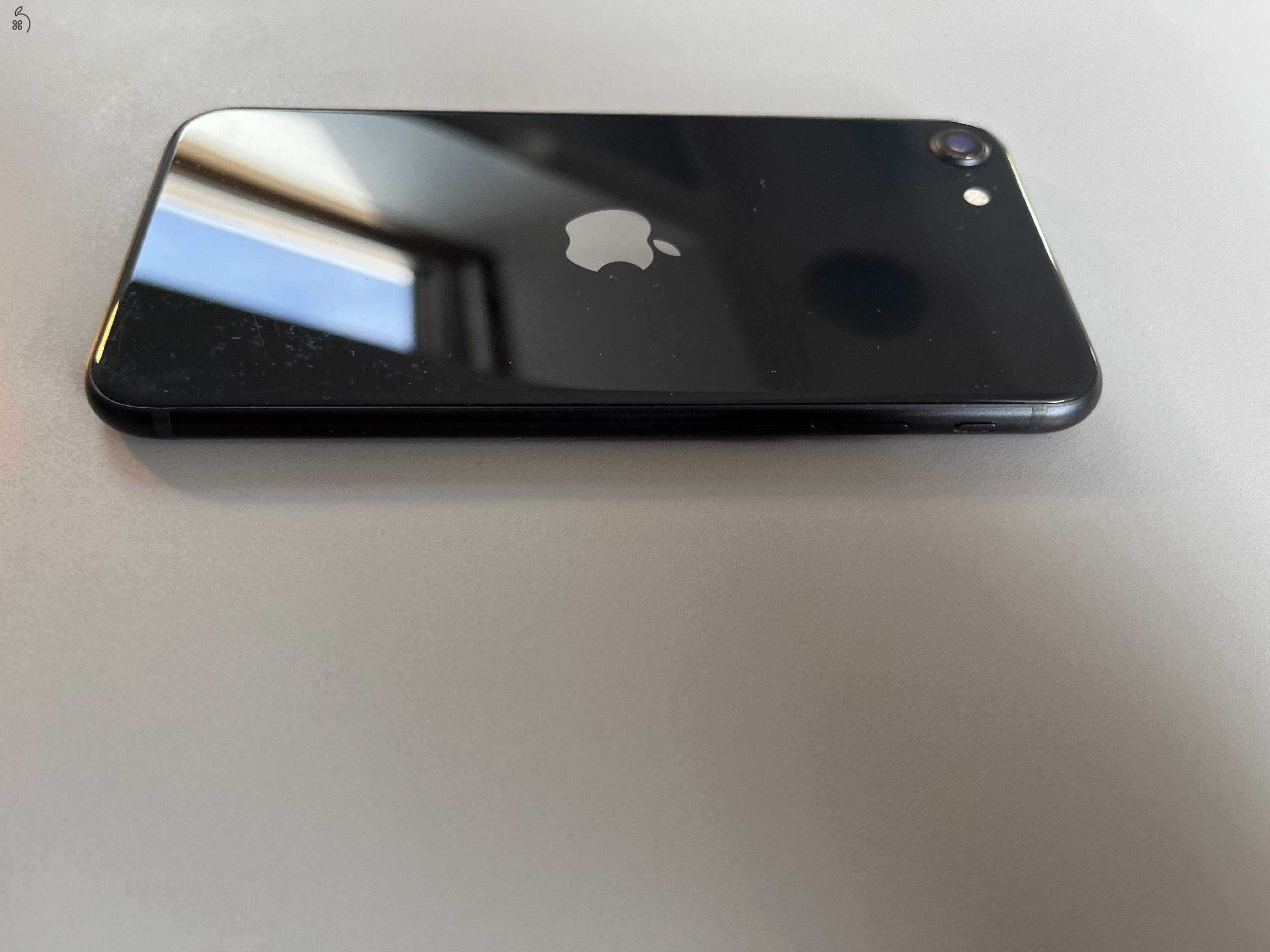 IPHONE SE 3 (2022) Újszerű, 100%-os akkumlátor