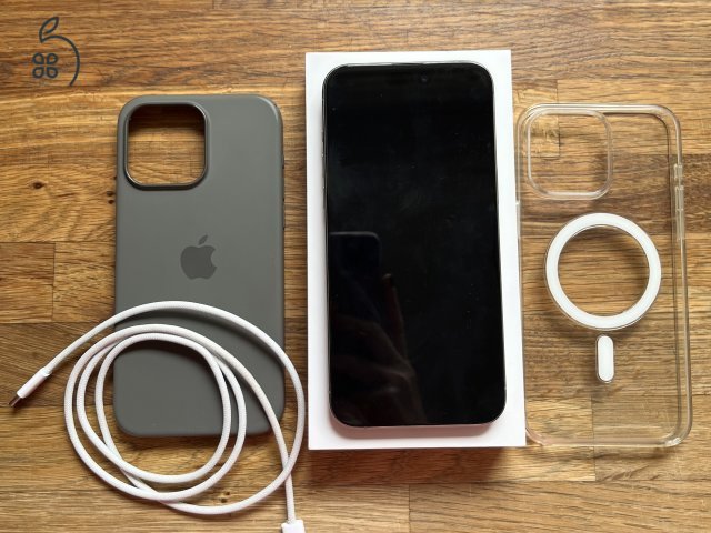Hibátlan iPhone 15 Pro Max Natural Titanium 256GB Számlával 93% Akkumulátor