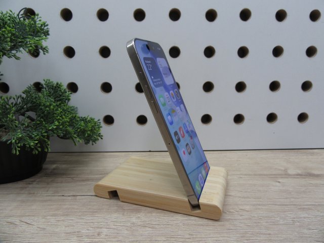 Apple iPhone 15 Pro Max – Natural Titanium – Titán váz, 6,7” ProMotion, 5× optikai zoom – 256 GB – Használt, karcmentes – 97% akku (189 ciklus) – Garancia 3 hónap