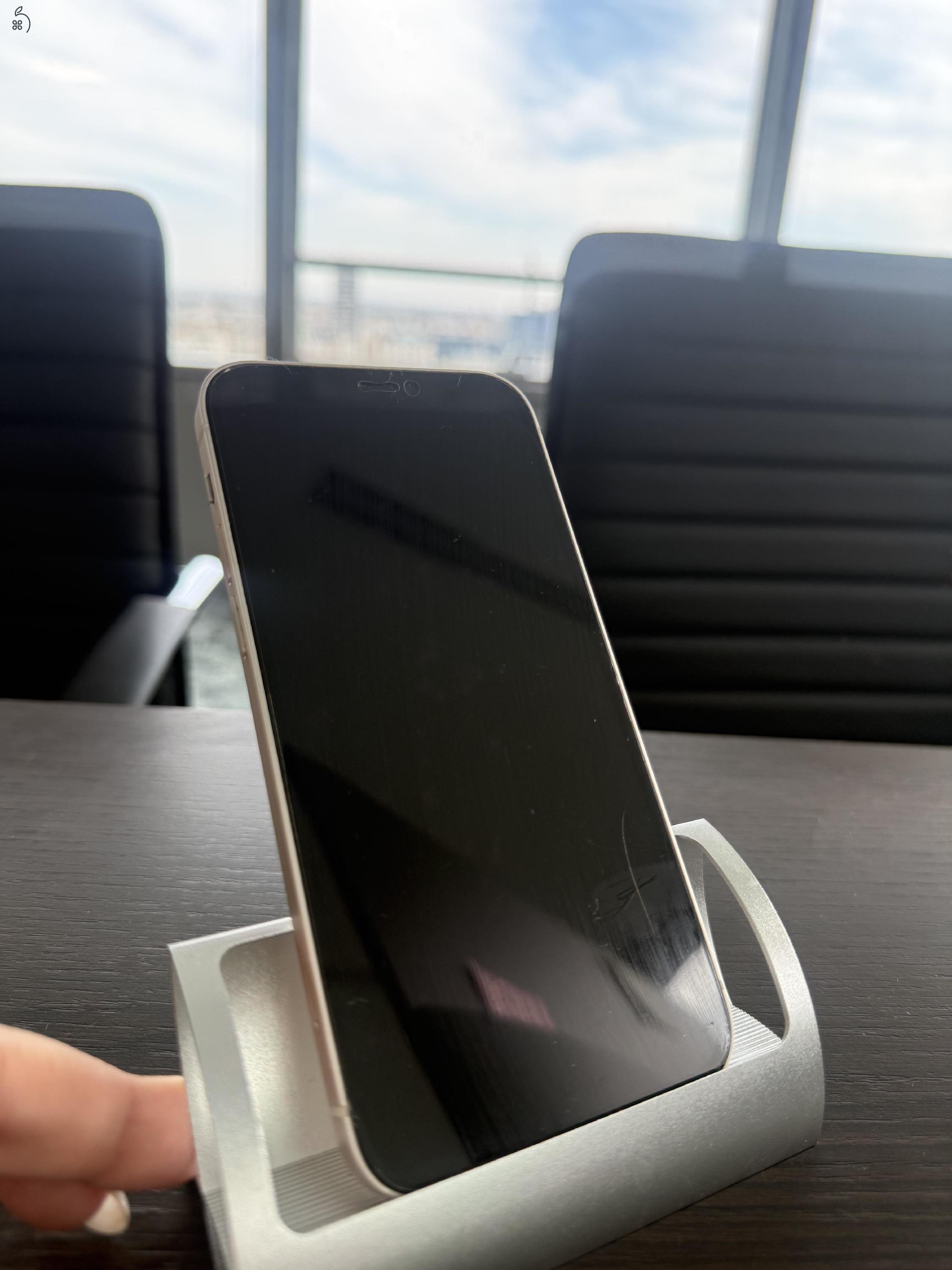 Eladó Iphone 12 - 128 GB - 79% akkuállapot