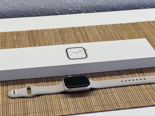 Hibátlan Apple Watch Series 8 Starlight 45mm 2 ÉV Garanciával Számlával