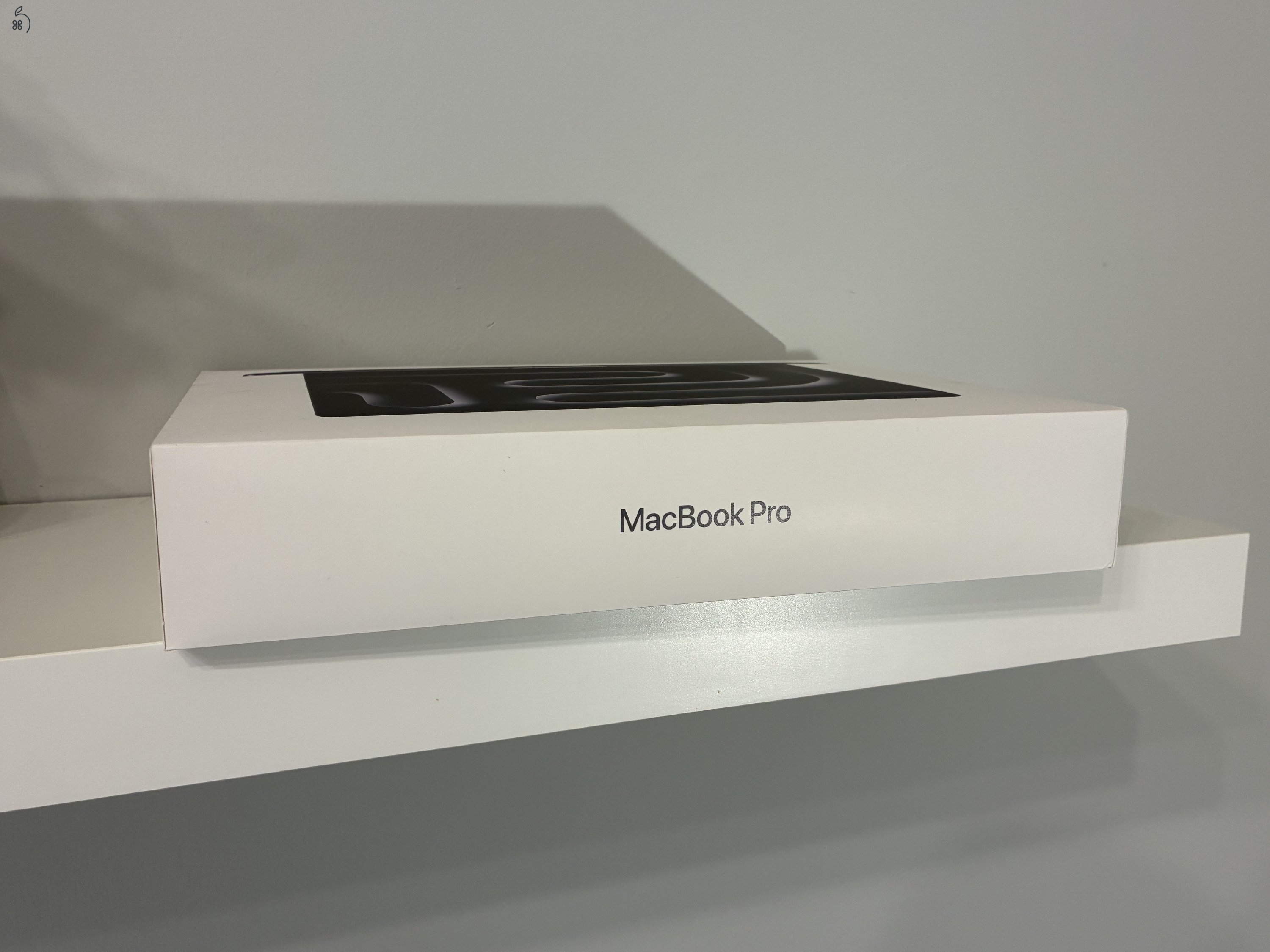 BONTATLAN Macbook Pro 14 inch, M4 (10 CPU / 10 GPU), 16GB RAM, 512GB SSD, astro black, angol bill.