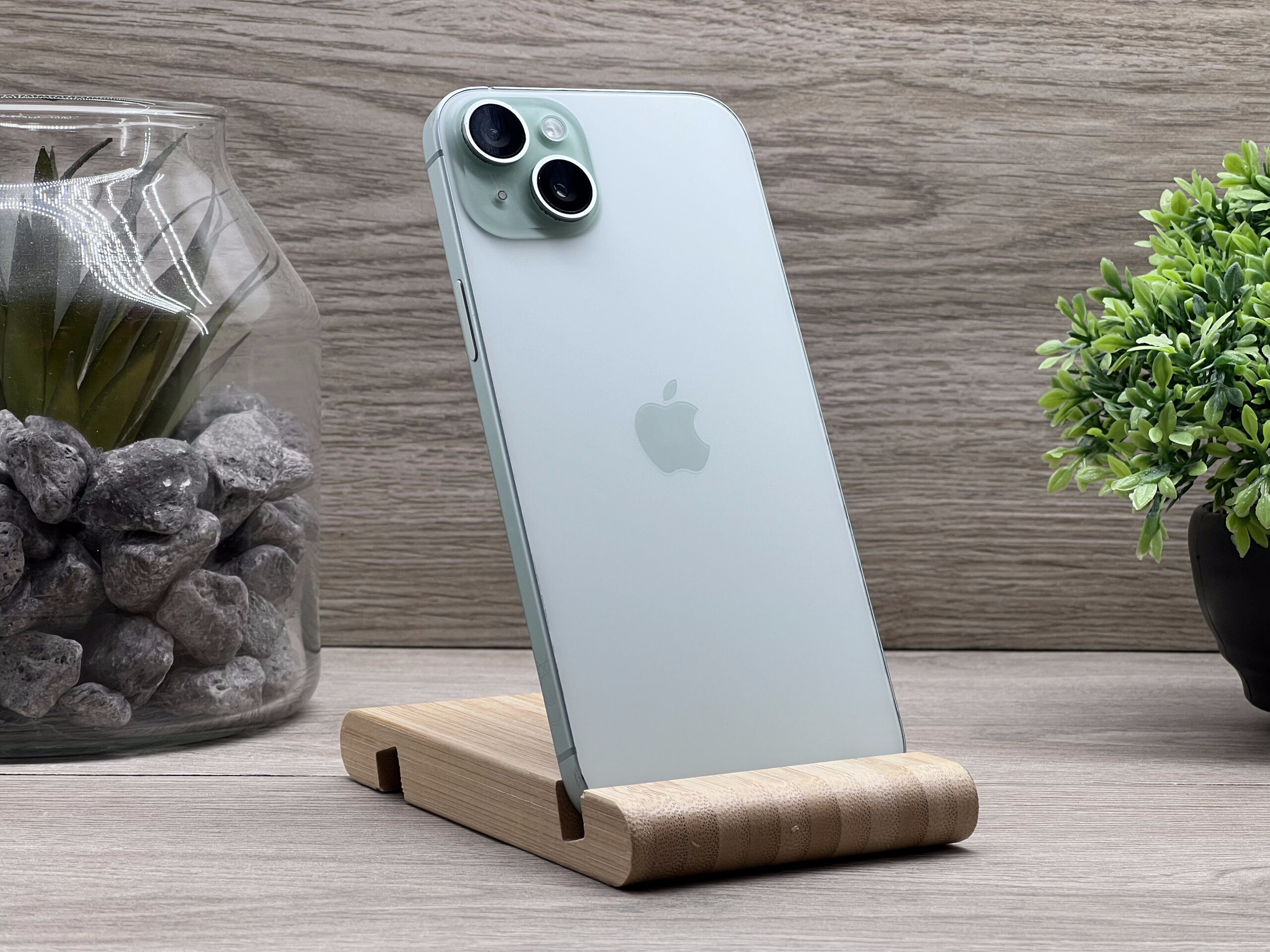 iPhone 15 Plus Green 256GB 2 ÉV Garanciával Számlával 94% Akksi