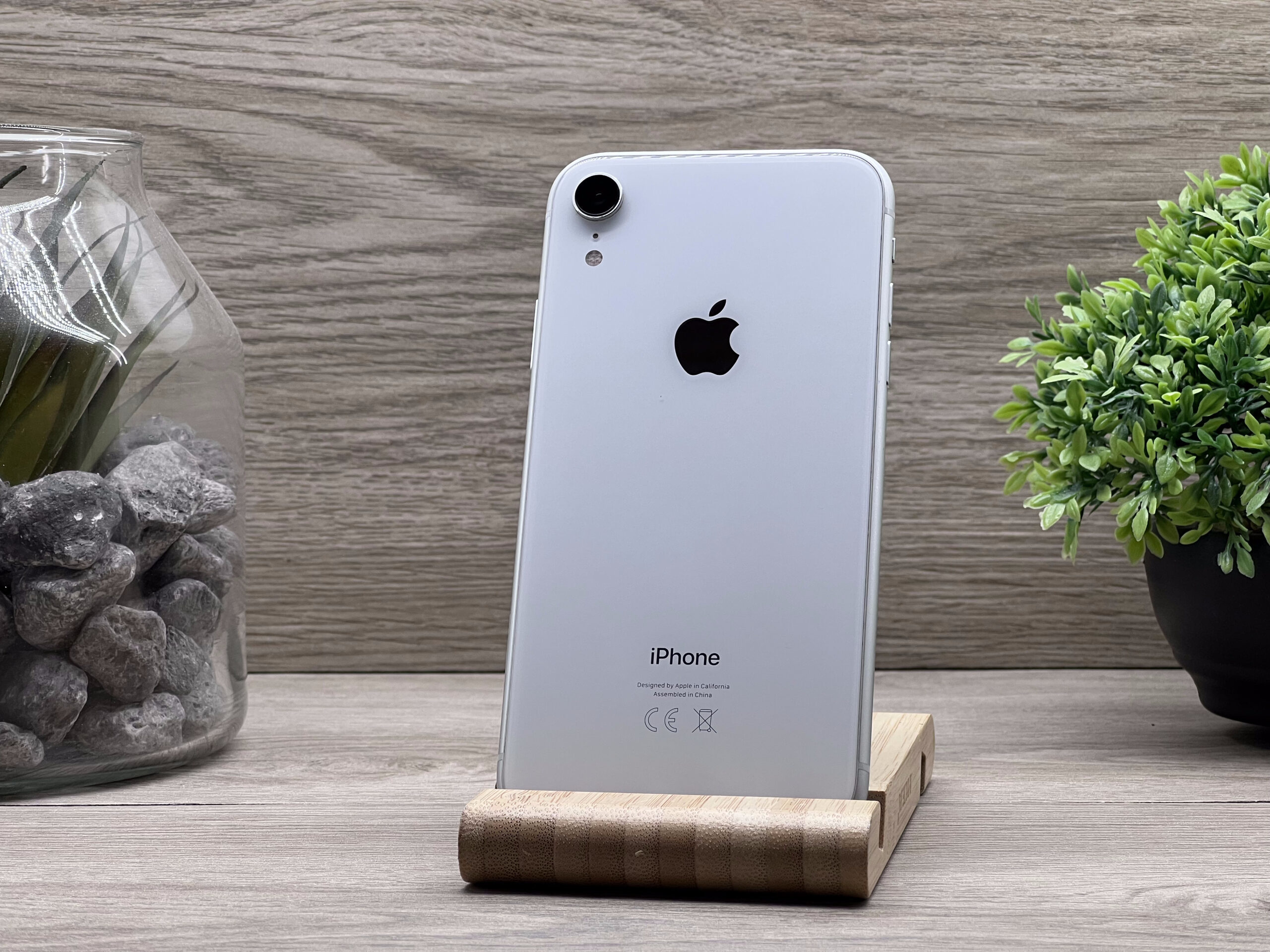 iPhone XR White 128GB 2 ÉV Garanciával Számlával 93%  Akksi