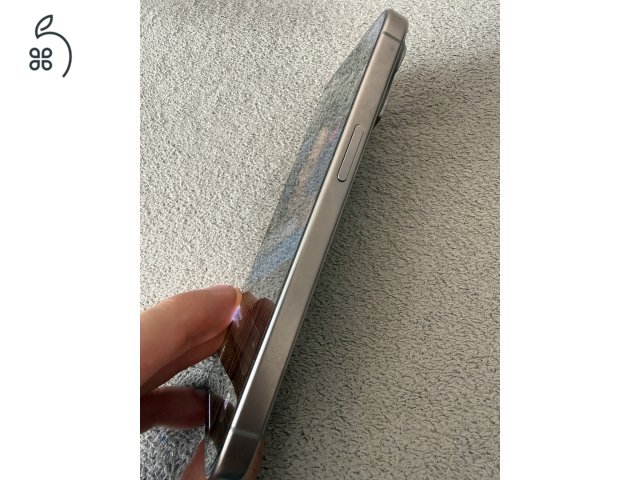 iPhone 15 Pro natúr titán 128GB 88% akkuval