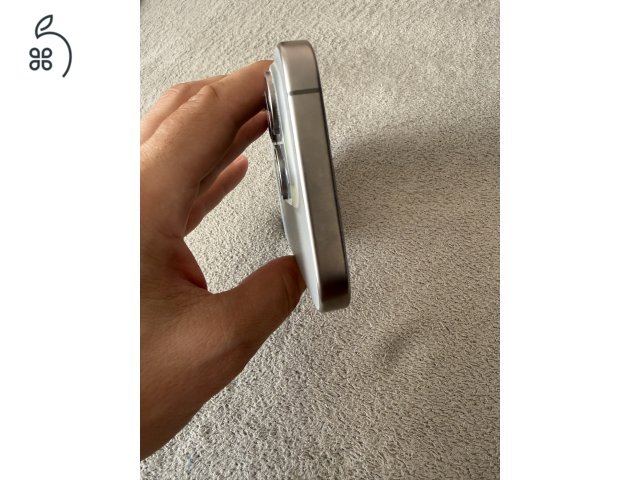 iPhone 15 Pro natúr titán 128GB 88% akkuval