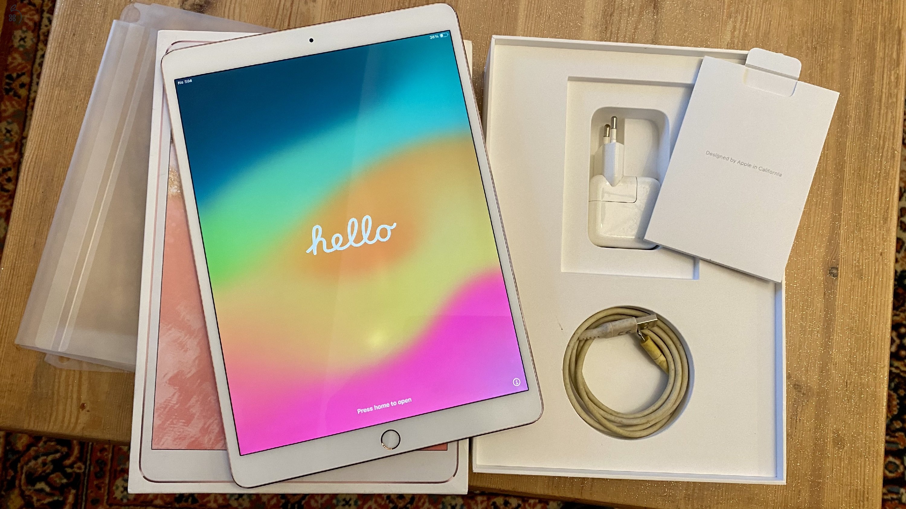 iPad Pro 10.5'' Wi-Fi + Cellular, 256 Gb, rózsaszín + doboz, töltő, USB kábel